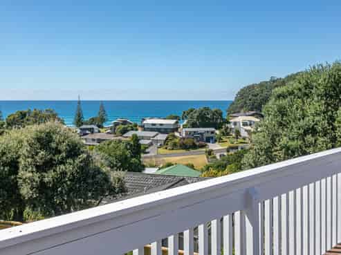 107 Titiro Place, Onemana
