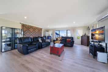 554 Don Buck Road, Westgate