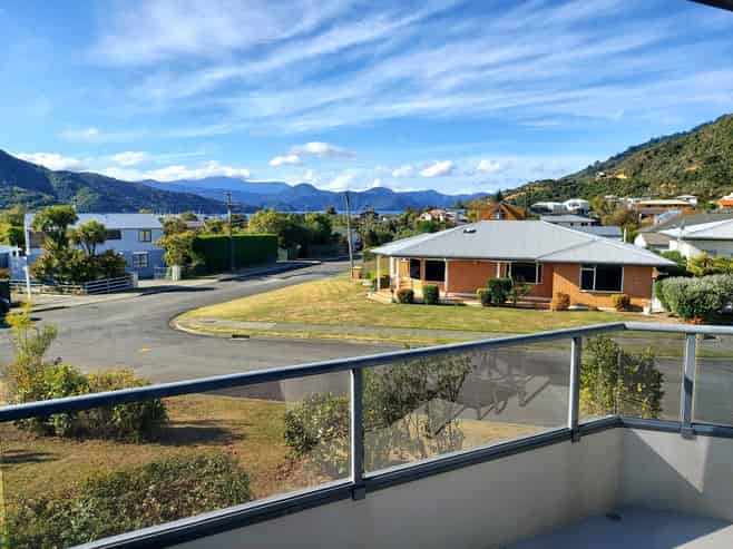 68 Moana View Road, Waikawa