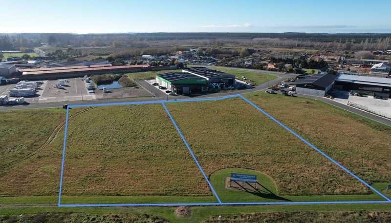 6 and 8 Waimakariri Park Drive, Belfast