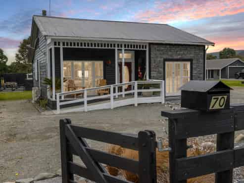 70 Moorhouse Street, Ross