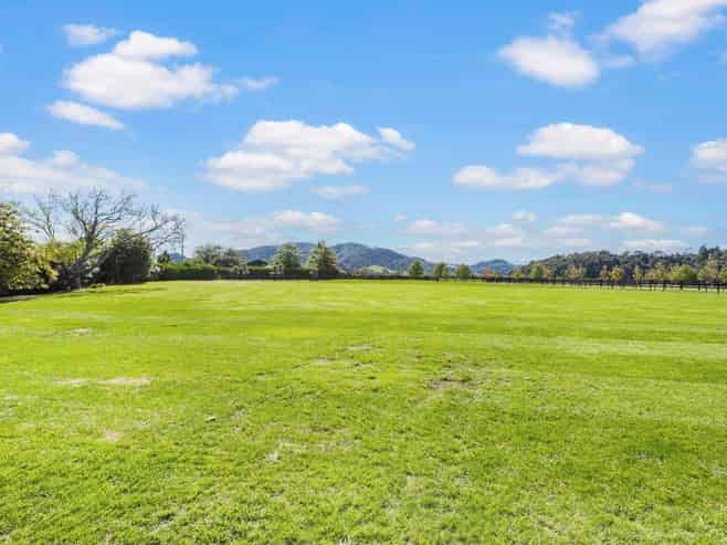 1 Rossbern Lane, Clevedon