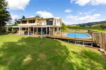1363 East Coast Road, Kaiaua