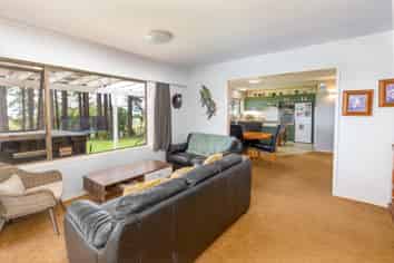 1363 East Coast Road, Kaiaua