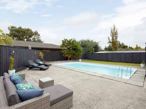 9 Morrison Crescent, Deanwell