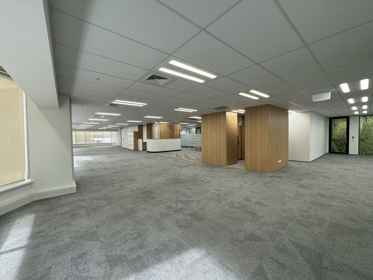 Large Open-Plan Office on Queen Street