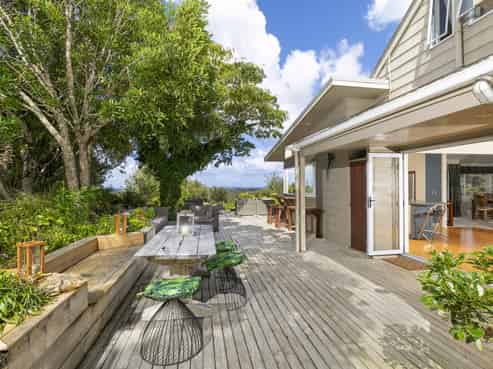 335 Ridge Road, Paremoremo