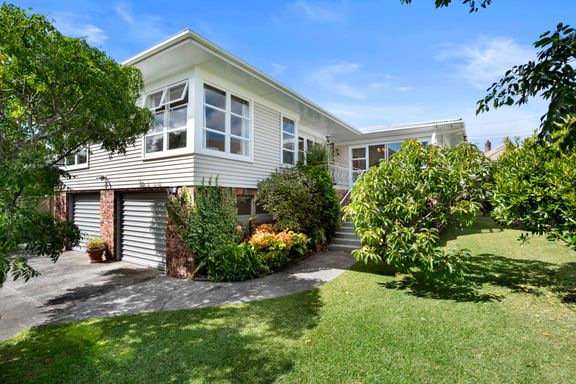 Sold - 3A Temple Street, Meadowbank - realestate.co.nz