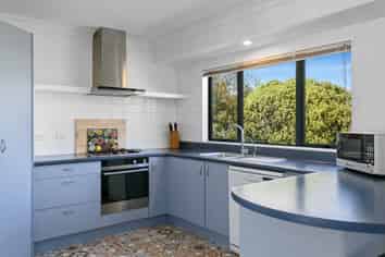 2/94 Harvey Street, Waipahihi