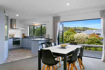 2/94 Harvey Street, Waipahihi