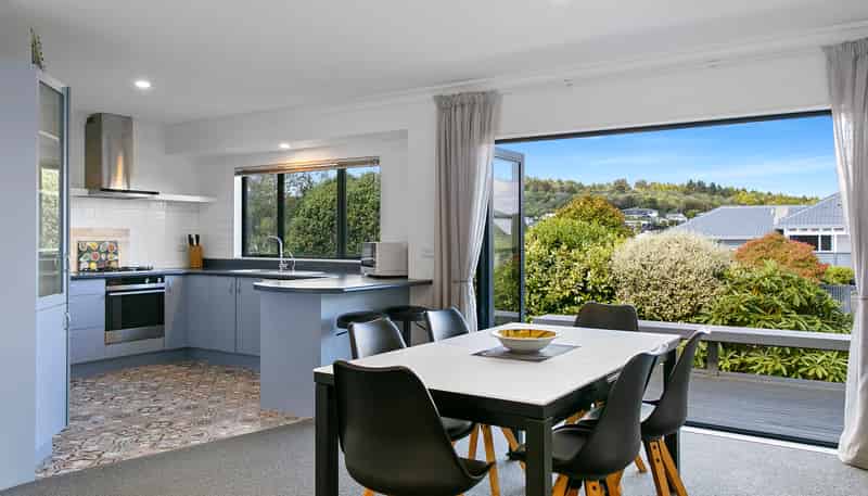 2/94 Harvey Street, Waipahihi