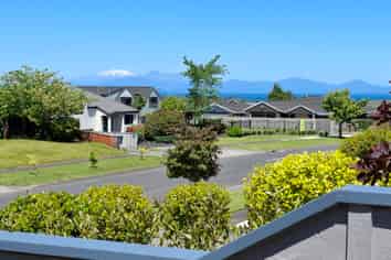 2/94 Harvey Street, Waipahihi