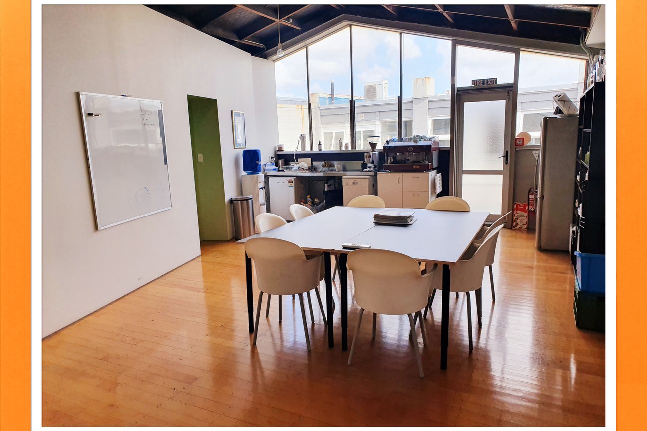 Character Office Showroom - Vaade 4