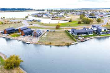  199 Lake Hood Drive, Huntingdon
