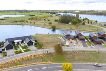  199 Lake Hood Drive, Huntingdon