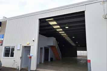 Modern, Sharp & Secure Warehouse/Workshop