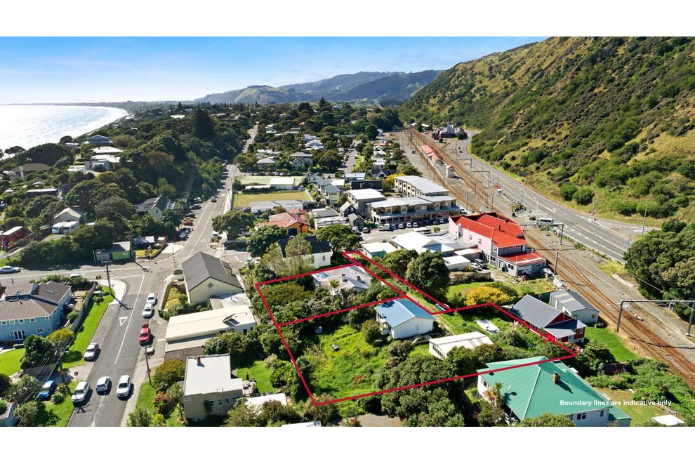 For sale 15 17 Beach Road, Paekakariki realestate.co.nz