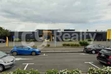 Large Format Retail on Main Street 2,200 SQM