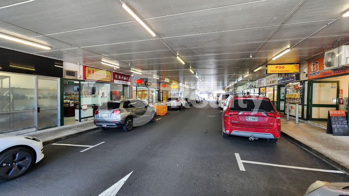 Newmarket Plaza Retail For Lease T22 - Vista 4