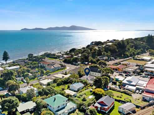 17 Beach Road, Paekakariki