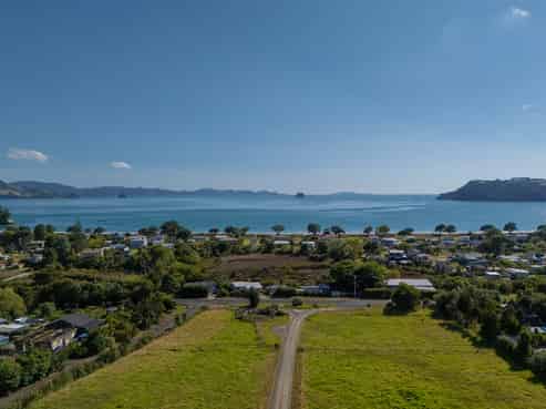 32 Ara Mata, Cooks Beach