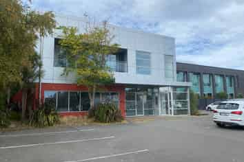 1,099m2* Ferrymead Office Space
