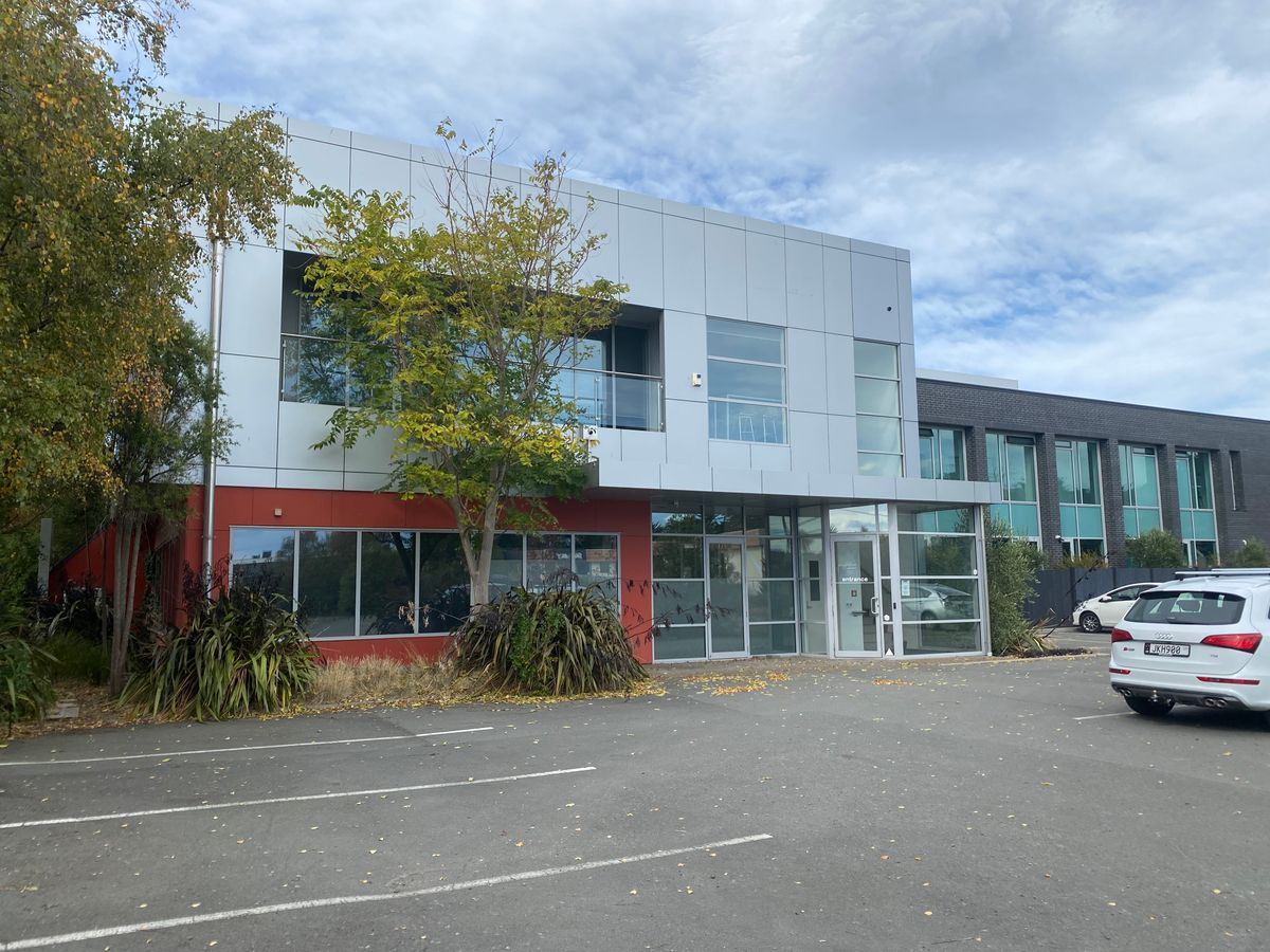 1,099 m²* Ferrymead Office Space