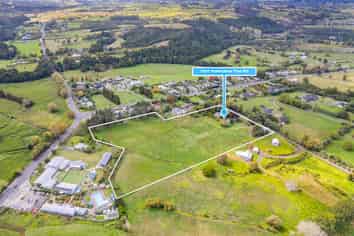1021 Kahikatea Flat Road, Waitoki