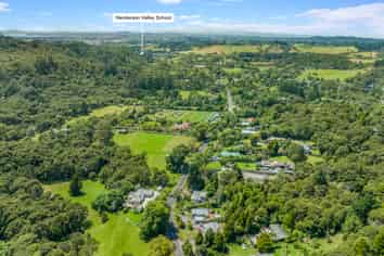 82 Mountain Road, Henderson Valley