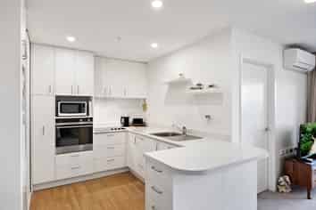 201/20A Alfriston Road, Manurewa East
