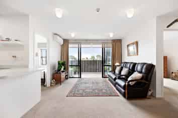 201/20A Alfriston Road, Manurewa East