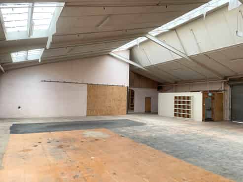 Versatile industrial space, newly refurbed complex