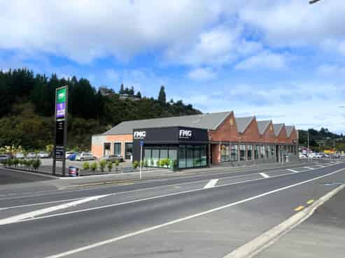 Versatile industrial space, newly refurbed complex