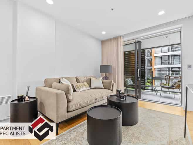 10 Lion Place, Epsom