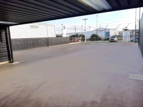 Sales yard and offices 