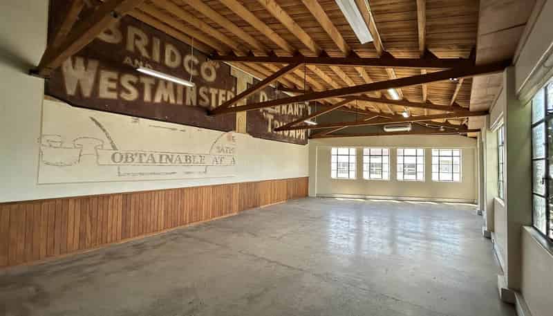  326 New North Road, Kingsland