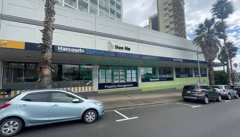  12 Osterley Way, Manukau