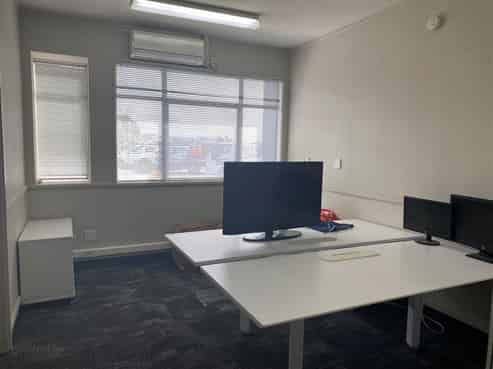 SURPLUS OFFICE CLOSE TO SH1C