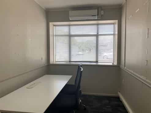 SURPLUS OFFICE CLOSE TO SH1C