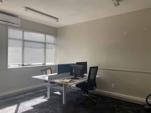 SURPLUS OFFICE CLOSE TO SH1C