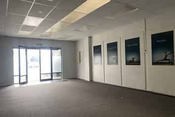 Versatile 138 sqm Ferrymead Space - For Lease