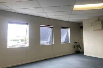 85 sqm Ferrymead Office Space - For Lease