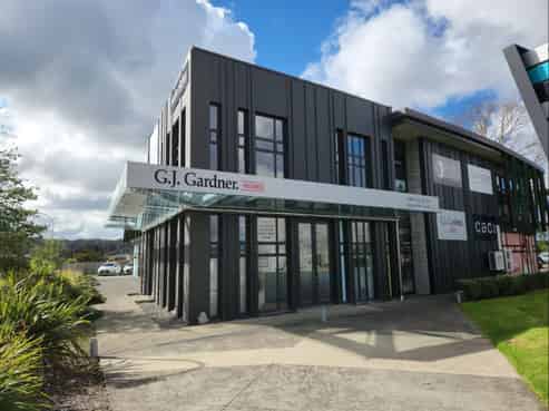 MODERN GROUND FLOOR OFFICE - Huapai/Kumeu