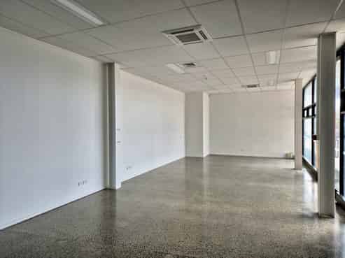 MODERN GROUND FLOOR OFFICE - Huapai/Kumeu