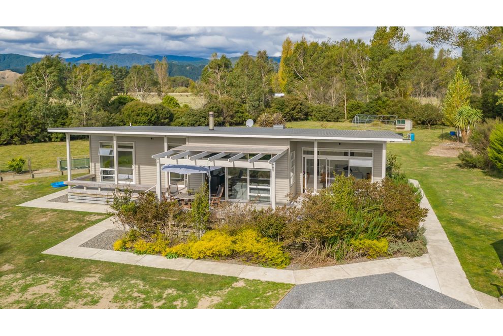 3 Takapu Road, Manakau, Horowhenua For Sale realestate.co.nz