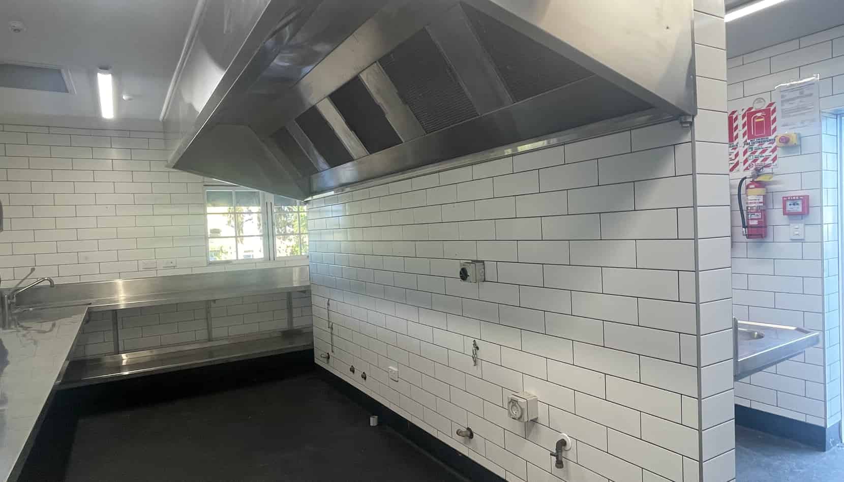 For lease Cafe & Restaurant Paradise Await in Clevedon realestate.co.nz