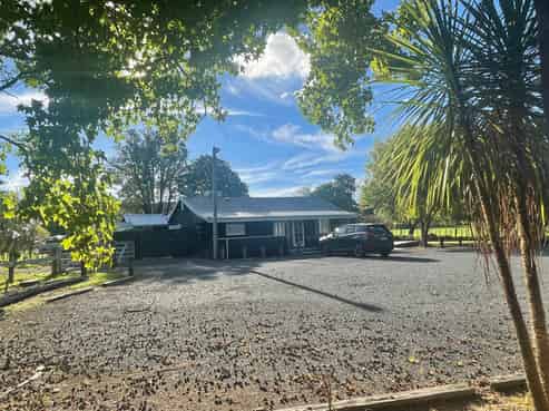 Cafe & Restaurant Paradise Await in Clevedon