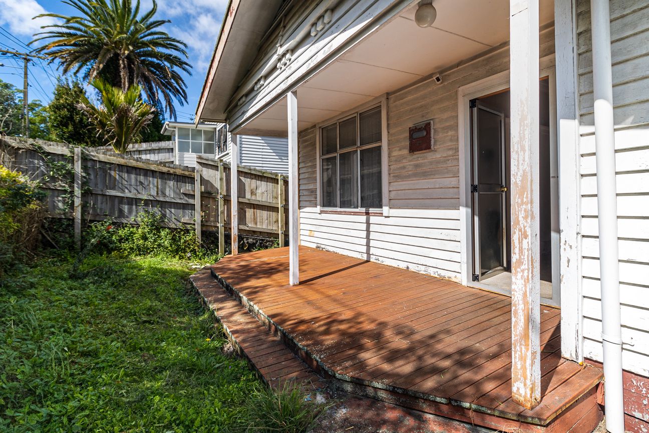 Renovate Now - Build a Second Home. Priced to Sell - Aanzicht 6