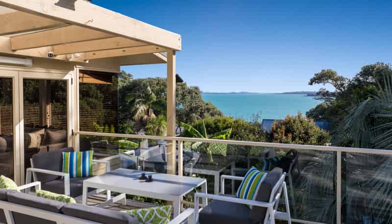 29 Kennedy Point Road, Surfdale