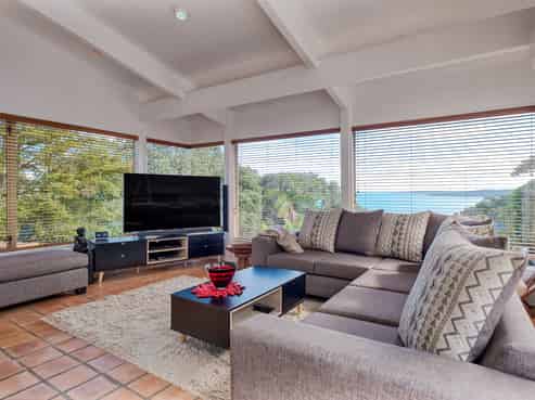 29 Kennedy Point Road, Surfdale